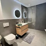 In Near Lifts, Cleaning Included * Solden
