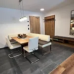 In Near Lifts, Cleaning Included Apartamento Sölden