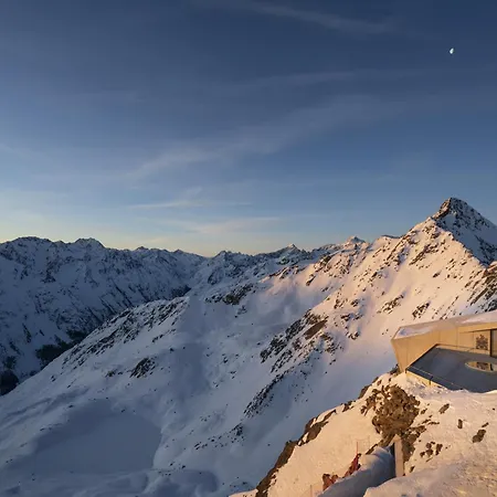 In Near Lifts, Cleaning Included Apartment Sölden