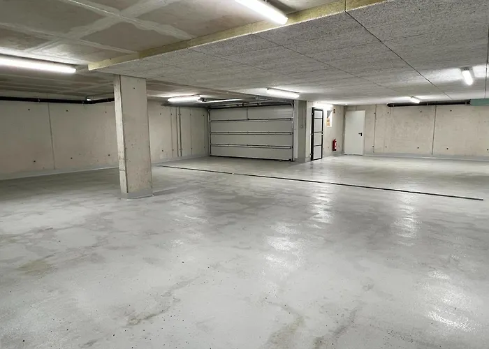 In Near Lifts, Cleaning Included Апартаменты